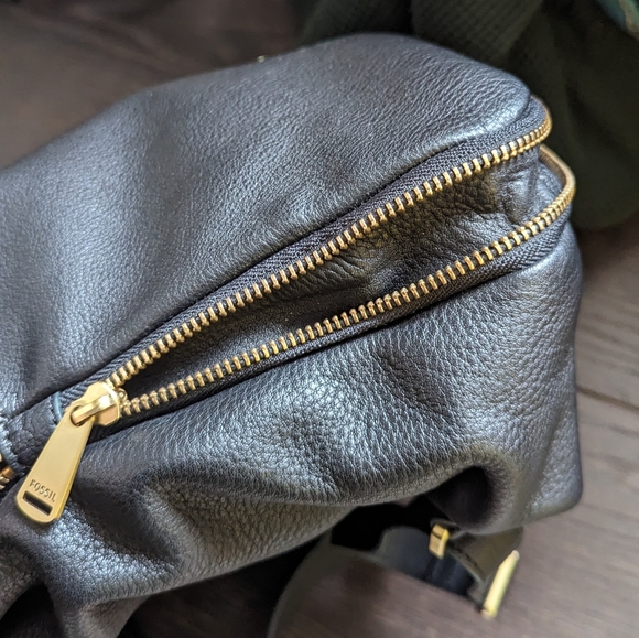 Fossil Brand leather backpack handbag - Picture 3 of 4